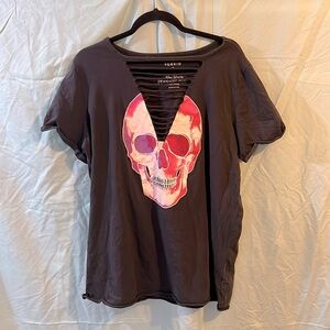 Torrid gray ripped with pink, purple & white skull 💀 design